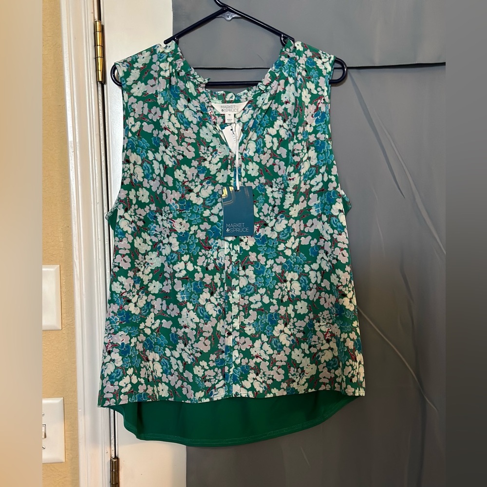 New sleeveless with tags xxl